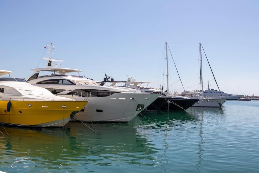 Puerto Banus Luxurious Apartment In The Heart Of The Port Marbella Eksteriør bilde
