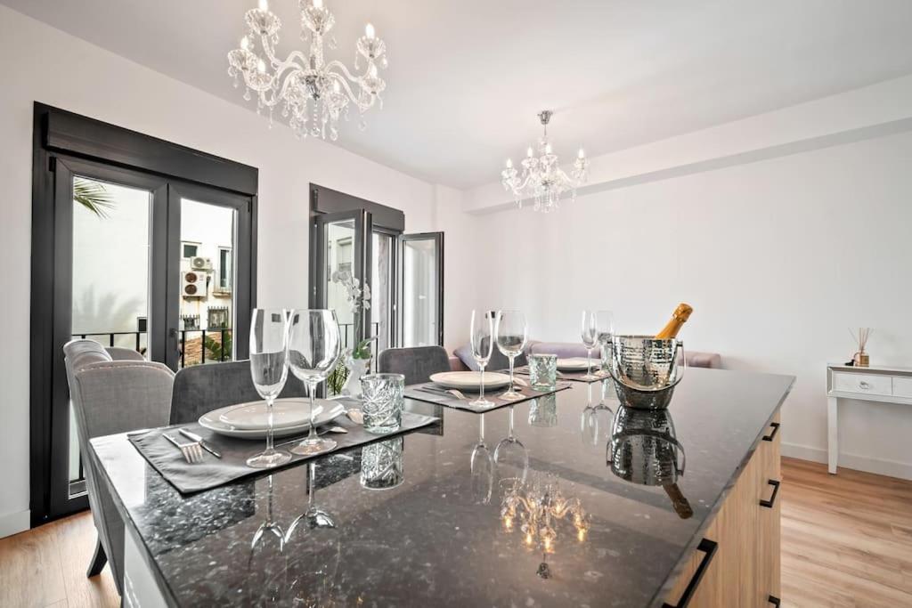 Puerto Banus Luxurious Apartment In The Heart Of The Port Marbella Eksteriør bilde